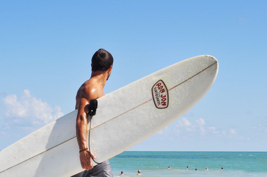 Surf holidays for non-surfer to experience the healthy travel alternative