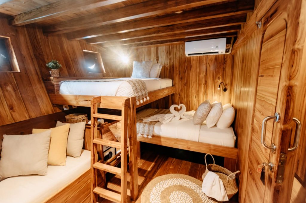 sharing cabin - 2 bed