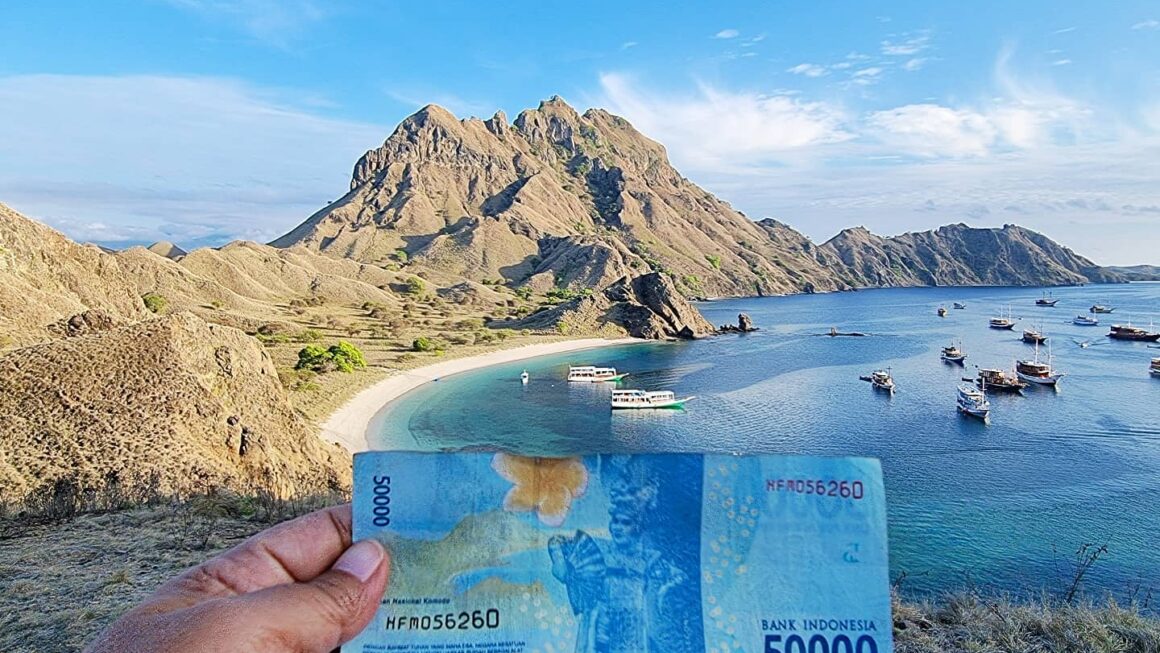 The Stunning Padar Island Beauty Captured on Indonesia's IDR 50,000 Bill